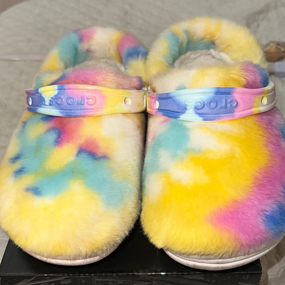 Crocs-fuzzy